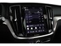 Volvo V60 T8 Plug-in hybrid AWD Ultra Dark | Trekhaak | Panoramadak | Sportstoelen | Long range | 19 Inch |