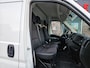 Peugeot Boxer 330 2.2 BlueHDi 140 L2H2 Premium Trekhaak! Airco! NAP! Cruise Control! Nette Bus!