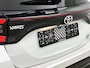 Toyota Yaris 1.5 Hybrid GR Sport | JBL | Head-up Display | Dodehoek detectie | Stoel+Stuurverwarming | Parkeersensoren voor+achter | Draadloze telefoonlader | Apple CarPlay/Android Auto | Cruise Control Adaptive |