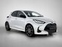 Toyota Yaris 1.5 Hybrid GR Sport | JBL | Head-up Display | Dodehoek detectie | Stoel+Stuurverwarming | Parkeersensoren voor+achter | Draadloze telefoonlader | Apple CarPlay/Android Auto | Cruise Control Adaptive |