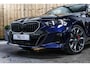 BMW 5-Serie Touring 550e xDrive *Pano*B&W*4-Wiel besturing*Trekhaak*Stoelventilatie*
