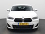 BMW X2 sDrive20i Executive Edition | ACHTERUITRIJCAMERA | HEAD UP | ELEKTRISCHE KOFFERKLEP | STOELVERWARMING | STUURVERWARMING | NAVIGATIE | CRUISE CONTROL | CLIMATE CONTROL |