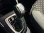 Renault Captur 120PK TCe Intens Automaat | Trekhaak | Navi | LM Velgen Hoogglans Zwart | Camera | Parkeersensoren | Full LED | Climate Control | Cruise Control | Keyless Entry | Elektrische Ramen & Spiegels | Licht & Regen Sensor |