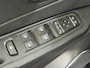 Renault Captur 120PK TCe Intens Automaat | Trekhaak | Navi | LM Velgen Hoogglans Zwart | Camera | Parkeersensoren | Full LED | Climate Control | Cruise Control | Keyless Entry | Elektrische Ramen & Spiegels | Licht & Regen Sensor |