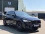 Volvo XC60 2.0 T6 Plug-in hybrid AWD Plus Black Edition TOPSTAAT! | DEALER ONDERHOUDEN | 100% ONGEVAL VERLEDEN VRIJ | TREKHAAK | HARMAN KARDON | 360 CAMERA| MEMORY STOELEN| ACHTERBANK VERWARMD|