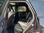 Volvo XC60 2.0 T6 Plug-in hybrid AWD Plus Black Edition TOPSTAAT! | DEALER ONDERHOUDEN | 100% ONGEVAL VERLEDEN VRIJ | TREKHAAK | HARMAN KARDON | 360 CAMERA| MEMORY STOELEN| ACHTERBANK VERWARMD|