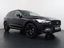 Volvo XC60 2.0 T6 Plug-in hybrid AWD Plus Black Edition TOPSTAAT! | DEALER ONDERHOUDEN | 100% ONGEVAL VERLEDEN VRIJ | TREKHAAK | HARMAN KARDON | 360 CAMERA| MEMORY STOELEN| ACHTERBANK VERWARMD|