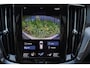 Volvo V60 T6 Recharge AWD R-Design - IntelliSafe Assist - Adaptieve LED koplampen - Parkeercamera achter - Parkeersensoren voor & achter - Elektr. bedienb. voorstoelen met geheugen links - Extra getint glas - Inklapbare trekhaak - 18' LMV