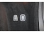 Volvo V60 T6 Recharge AWD R-Design - IntelliSafe Assist - Adaptieve LED koplampen - Parkeercamera achter - Parkeersensoren voor & achter - Elektr. bedienb. voorstoelen met geheugen links - Extra getint glas - Inklapbare trekhaak - 18' LMV