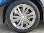Peugeot e-208 EV Blue Lease Allure 50 kWh | CAMERA | PARKEERSENSOREN | ADAPTIVE CRUISE | APPLE CARPLAY / ANDROID AUTO | LMV 16" |