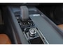 Volvo XC60 T6 Plug-in hybrid AWD Inscription Expression - Panorama/schuifdak - Intellisafe Assist - Full LED - Verwarmbare voorstoelen - Trekhaak semi-elektrisch wegklapbaar - Lederen bekleding - Parkeersensoren achter