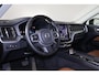 Volvo XC60 T6 Plug-in hybrid AWD Inscription Expression - Panorama/schuifdak - Intellisafe Assist - Full LED - Verwarmbare voorstoelen - Trekhaak semi-elektrisch wegklapbaar - Lederen bekleding - Parkeersensoren achter