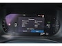 Volvo XC60 T6 Plug-in hybrid AWD Inscription Expression - Panorama/schuifdak - Intellisafe Assist - Full LED - Verwarmbare voorstoelen - Trekhaak semi-elektrisch wegklapbaar - Lederen bekleding - Parkeersensoren achter
