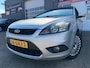 Ford Focus 1.6 Titanium met parkeersensoren en bluetooth telefoon en cruise controle