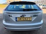 Ford Focus 1.6 Titanium met parkeersensoren en bluetooth telefoon en cruise controle