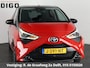 Toyota Aygo 1.0 VVT-i X-Cite Bi-Tone Automaat | Apple Carplay & AndroidAUTO | Lichtmetalen velgen | Camera | Privacy Glass |