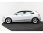Mercedes-Benz A-klasse 200 Business Solution Plus Upgrade (CAMERA, STOELVERWARMING, NAVIGATIE, PARKEERSENSOREN)