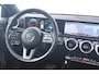 Mercedes-Benz A-klasse 200 Business Solution Plus Upgrade (CAMERA, STOELVERWARMING, NAVIGATIE, PARKEERSENSOREN)