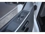 Volkswagen Transporter 2.0 TDI L2H1 DC Bulli Highline 4-Motion | Automaat | Apple CarPl