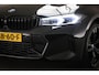 BMW 3-Serie Touring 330e M-Sport | SOH 95% | PANORAMADAK | HEAD UP | HOUTAFWERKING | CAMERA | 19"