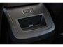Volvo XC60 T6 Plug-in hybrid AWD Plus Dark | Panoramadak | Trekhaak | 360 graden camera | Verwarmbare voorstoelen en achterbank | Premium audio by Harman Kardon | Head-up display |