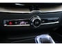 Volvo XC60 T6 Plug-in hybrid AWD Plus Dark | Panoramadak | Trekhaak | 360 graden camera | Verwarmbare voorstoelen en achterbank | Premium audio by Harman Kardon | Head-up display |