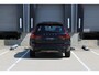 Volvo XC60 T6 Plug-in hybrid AWD Plus Dark | Panoramadak | Trekhaak | 360 graden camera | Verwarmbare voorstoelen en achterbank | Premium audio by Harman Kardon | Head-up display |