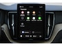 Volvo XC60 T6 Plug-in hybrid AWD Plus Dark | Panoramadak | Trekhaak | 360 graden camera | Verwarmbare voorstoelen en achterbank | Premium audio by Harman Kardon | Head-up display |