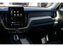 Volvo XC60 T6 Plug-in hybrid AWD Plus Dark | Panoramadak | Trekhaak | 360 graden camera | Verwarmbare voorstoelen en achterbank | Premium audio by Harman Kardon | Head-up display |