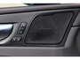 Volvo XC60 T6 Plug-in hybrid AWD Plus Dark | Panoramadak | Trekhaak | 360 graden camera | Verwarmbare voorstoelen en achterbank | Premium audio by Harman Kardon | Head-up display |