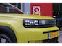 Fiat Grande Panda LA PRIMA 113PK 11 kW 44 kWh | WINTERPACK: STOEL/STUUR/VOORRUIT VERWARMING | DRAADLOZE APPLE CARPLAY/ANDROID AUTO | NAVIGATIE | ACHTERUITRIJCAMERA | PARKEERSENSOREN VOOR + ACHTER | DRAADLOZE TELEFOONLADER | LED KOPLAMPEN | CLIMATE CONTROL | 3-FASE | 17" LICHTMETALEN VELGEN | PRIVACY GLASS | ACHTERSPOILER |
