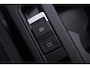 Volkswagen T-Roc 1.5 TSI R-Line Apple Carplay Panodak Stoelverwarming Achteruitrijcamera Digital Display
