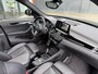 BMW X1 sDrive20i M-Sport,Pano,LED,Stoel/stuurverw,Leer,Keyless,HUD,Camera,Dealer OH