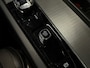 Volvo XC60 2.0 T6 Plug-in hybrid AWD Ultimate Dark Luchtvering Harman Kardon Panodak Treeplanken Trekhaak HUD Dealer Onderhouden