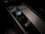 Volvo XC60 2.0 T6 Plug-in hybrid AWD Ultimate Dark Luchtvering Harman Kardon Panodak Treeplanken Trekhaak HUD Dealer Onderhouden