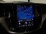 Volvo XC60 2.0 T6 Plug-in hybrid AWD Ultimate Dark Luchtvering Harman Kardon Panodak Treeplanken Trekhaak HUD Dealer Onderhouden