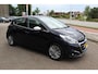 Peugeot 208 1.2 PureTech Allure , 5 deurs , Slechts 58000km NAP Climate control , Cruise control ,Navigatie , JBL audio systeem Bluetootrh m Parkeersensoren achter LM velgen