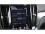 Volvo V60 2.0 163pk B3 R-Design Leder 19inch LM Stoel/Stuurwiel VW. Trekhaak Keyless LED Adaptive Cruise *NL Auto*