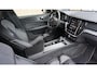 Volvo V60 2.0 163pk B3 R-Design Leder 19inch LM Stoel/Stuurwiel VW. Trekhaak Keyless LED Adaptive Cruise *NL Auto*