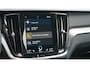 Volvo V60 2.0 163pk B3 R-Design Leder 19inch LM Stoel/Stuurwiel VW. Trekhaak Keyless LED Adaptive Cruise *NL Auto*