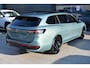 Volkswagen Passat Variant 1.5 TSI eHybrid 272PK R-Line | Schuif-kanteldak | 360 camera | Head-up display | IQ Drive | Wegklapbare trekhaak | Business Premium Pakket | VERLENGDE GARANTIE