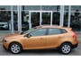Volvo V40 Cross Country T4 180PK Automaat Kinetic | Adapt. Cruise | BLIS | PDC Achter | Climate Control | Bluetooth | Trekhaak |