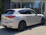 Mazda CX-60 2.5 e-SkyActiv PHEV Homura AWD | Stoelverwarming +Ventilatie | Cruise Control Adaptief | BOSE Premium Audio | Adaptieve Koplampen 360 Camera | Electrische Achterklep | Apple Carplay/Android Auto Electrische Trekhaak |