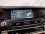 BMW 5-Serie 528i High Executive 245Pk Automaat (SCHUIFDAK, GROOT NAVI, LEDER, ELEK SPORTSTOELEN, ZWART HEMEL, STOELVERWARMING, PARKEERSENSOREN, XENON, NIEUWSTAAT)