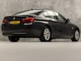BMW 5-Serie 528i High Executive 245Pk Automaat (SCHUIFDAK, GROOT NAVI, LEDER, ELEK SPORTSTOELEN, ZWART HEMEL, STOELVERWARMING, PARKEERSENSOREN, XENON, NIEUWSTAAT)