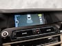 BMW 5-Serie 528i High Executive 245Pk Automaat (SCHUIFDAK, GROOT NAVI, LEDER, ELEK SPORTSTOELEN, ZWART HEMEL, STOELVERWARMING, PARKEERSENSOREN, XENON, NIEUWSTAAT)
