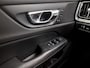 Volvo V60 2.0 T8 Twin Engine AWD Inscription 391Pk Automaat (PANORAMADAK, GROOT NAVI, MEMORY SEATS, GETINT GLAS, STUUR/STOELVERWARMING, CAMERA, TREKHAAK, ELEK ACHTERKLEP, NIEUWSTAAT)