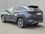 Hyundai Tucson 1.6 T-GDI PHEV Premium 4WD / SOH 100% / Fabrieksgarantie tot 05-2027 / Dealer onderhouden / Trekhaak afneembaar / Stoelventilatie / Elektrische achterklep / Trekgewicht 1350 kg / Stuur- Stoel & Achterbank verwarming / Rondomzicht camera /