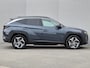 Hyundai Tucson 1.6 T-GDI PHEV Premium 4WD / SOH 100% / Fabrieksgarantie tot 05-2027 / Dealer onderhouden / Trekhaak afneembaar / Stoelventilatie / Elektrische achterklep / Trekgewicht 1350 kg / Stuur- Stoel & Achterbank verwarming / Rondomzicht camera /