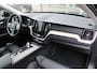 Volvo XC60 T8 390PK Automaat Twin Engine AWD Inscription | Schuif/kanteldak | Adapt. Cruise | Trekhaak | Verw. Voorstoelen | PDC + Camera |